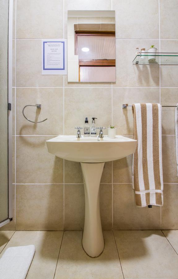 סטלנבוש Rosenview Guest House מראה חיצוני תמונה